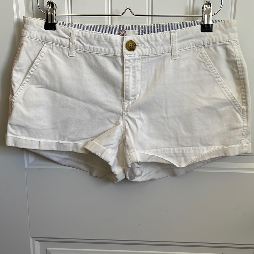 White Shorts 🥥